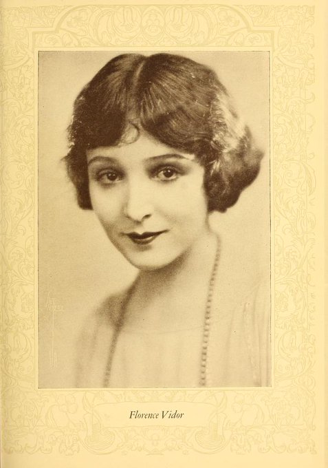 Бесплатный эдит. Эдит пиаф "la valse de l'amour". Эдит брэтт. Эдит 3. Гадкий я 3 карточки вся коллекция.