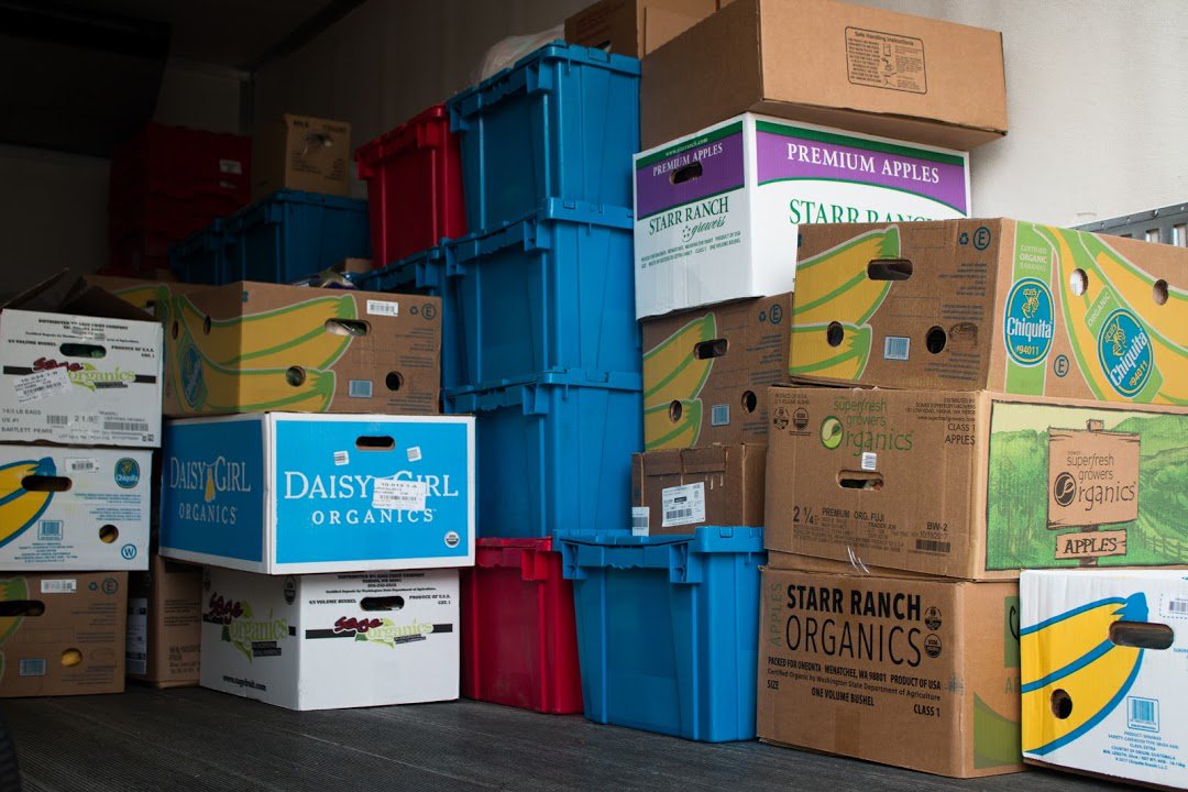 loavesfishes's tweet photo. Whew! This perfectly good food was saved from becoming trash thanks to our donors and drivers! We'll make sure this goes to great use in Greenville! #rescuingfood #reducinghunger https://t.co/xp4yoaGfdS