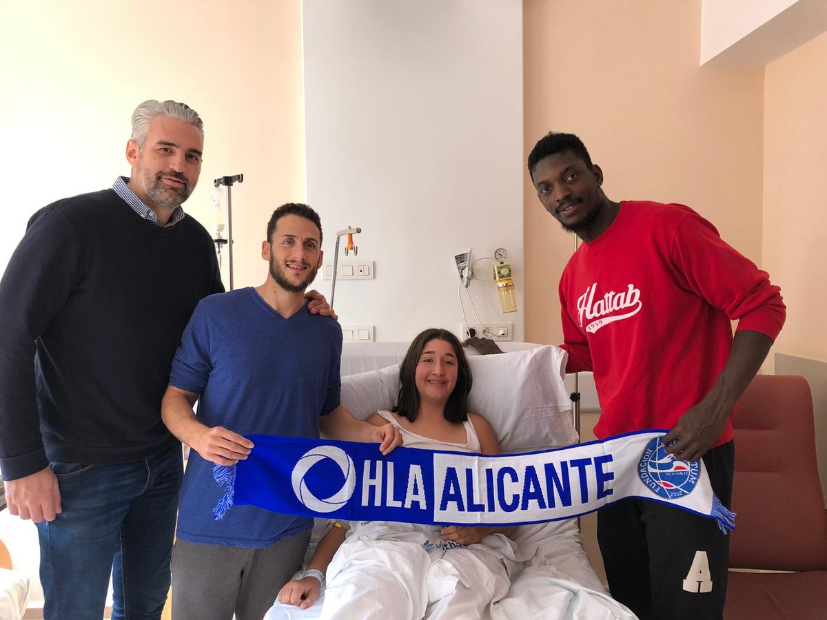 Lesiones 🏥
Guillermo Rejón (director deportivo y ex jugador), Kike Garrido y Cheick Conde han visitado esta mañana a Ignacio Navarro Sarmiento de Seguros Meridianl FLBA alevín A y Beatriz Pastor Del Cadete Femenino para mandar ánimos y desearles una pronta recuperación 💪🏼
Ánimo