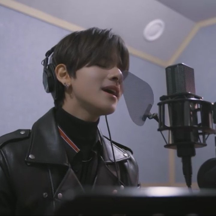 beinhuihui's tweet photo. Say my name...say my name...
Yesss ..I'll always say your name , Muel
😚😚😚
Pict : Thousand Times MV (yt)
#samuelarredondo #samuelkim #kimsamuel #samuel #ostcross #ostkdrama #drama #kdrama #thousandtimes #silver16 https://t.co/4W41a4iAGH