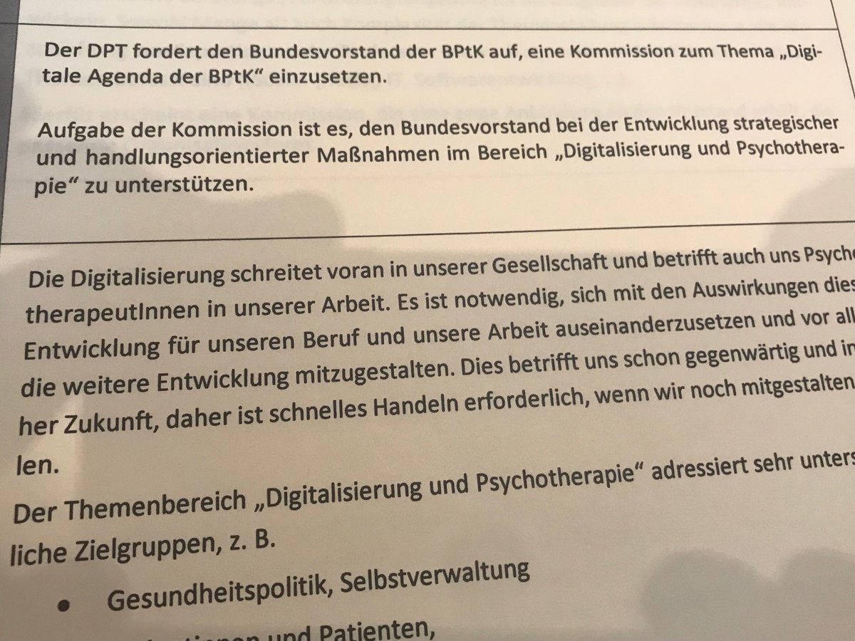 LPKRLP's tweet photo. #DPT18 Antrag u.a. @LPKRLP Präsidentin @SabineMaur angenommen: Es wird eine Kommission von Bund und Ländern zum Thema „Digitale Agenda der BPtK“ geben. https://t.co/FIk6tm721Q