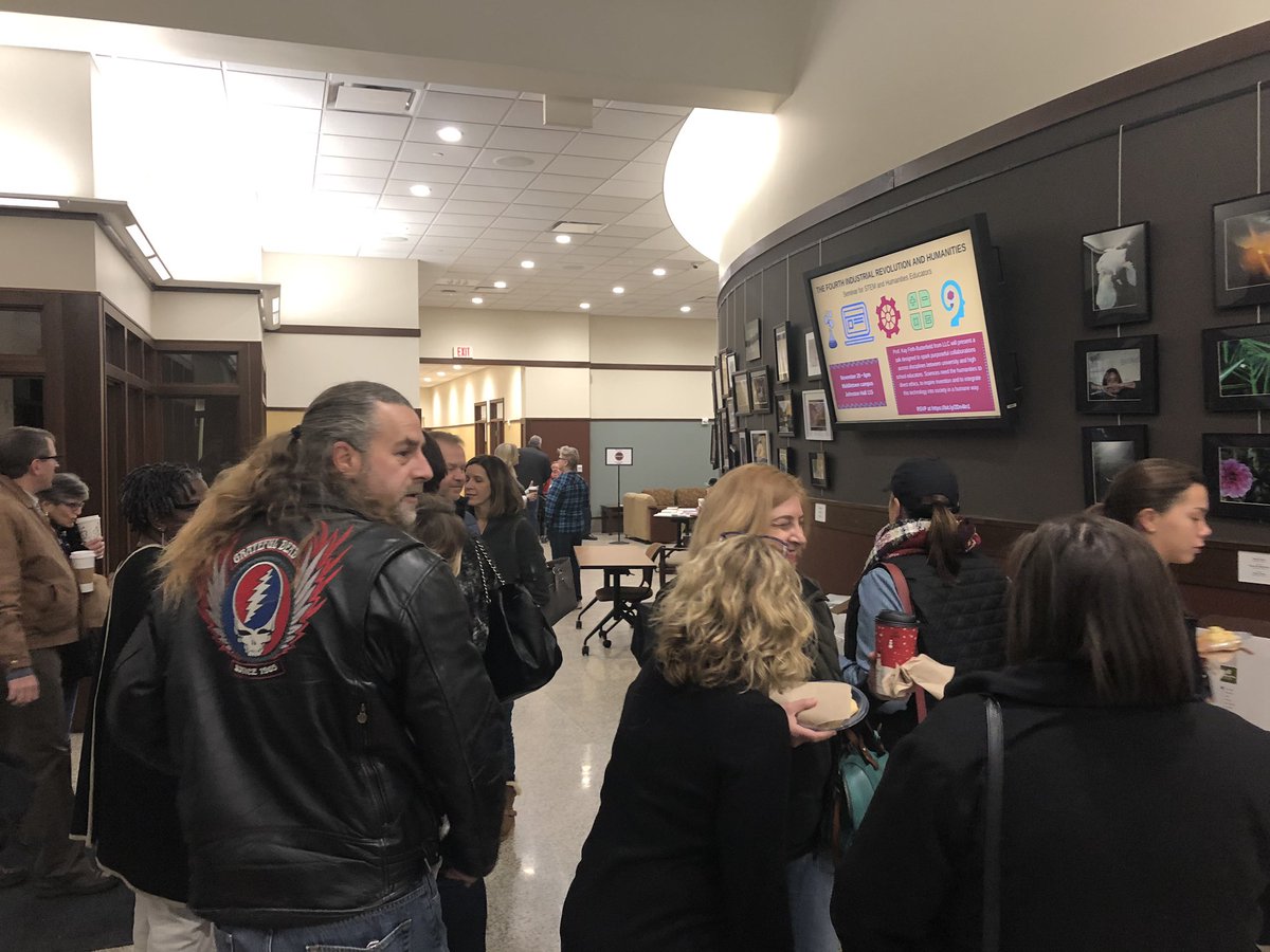 .<a href="/LakotaDistrict/">LakotaLocalSchools</a> Family/Parent CommUnity Unviersity exploring the topic of gender expansive youth. Thank you <a href="/CincyChildrens/">Cincinnati Children's</a> <a href="/LakotaLODI/">Lakota Outreach, Diversity, and Inclusion Dept.</a> &amp; so many others for providing this rich learning experience. #WEAreLakota