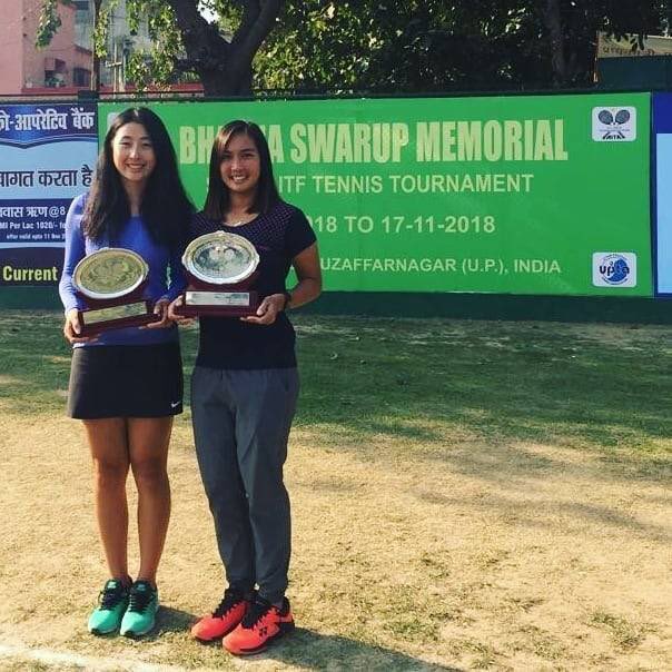 TimINAOfficial's tweet photo. #repost Instagram Aldila Sutjiadi:
FIRST 25K DOUBLES TITLE!!! And first quaterfinals singles for 25K. Very happy with this result and hopefully many more titles in the future ๐
#DoublesChampion
#India
#tennis
#TeamYonex
#TimIndonesia
#ayotenis
#first25Ktitle https://t.co/wkw7b4tw6b
