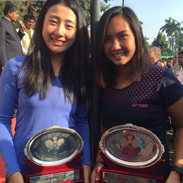 TimINAOfficial's tweet photo. #repost Instagram Aldila Sutjiadi:
FIRST 25K DOUBLES TITLE!!! And first quaterfinals singles for 25K. Very happy with this result and hopefully many more titles in the future ๐
#DoublesChampion
#India
#tennis
#TeamYonex
#TimIndonesia
#ayotenis
#first25Ktitle https://t.co/wkw7b4tw6b