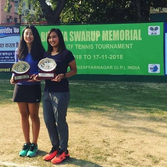 TimINAOfficial's tweet photo. #repost Instagram Aldila Sutjiadi:
FIRST 25K DOUBLES TITLE!!! And first quaterfinals singles for 25K. Very happy with this result and hopefully many more titles in the future ๐
#DoublesChampion
#India
#tennis
#TeamYonex
#TimIndonesia
#ayotenis
#first25Ktitle https://t.co/wkw7b4tw6b