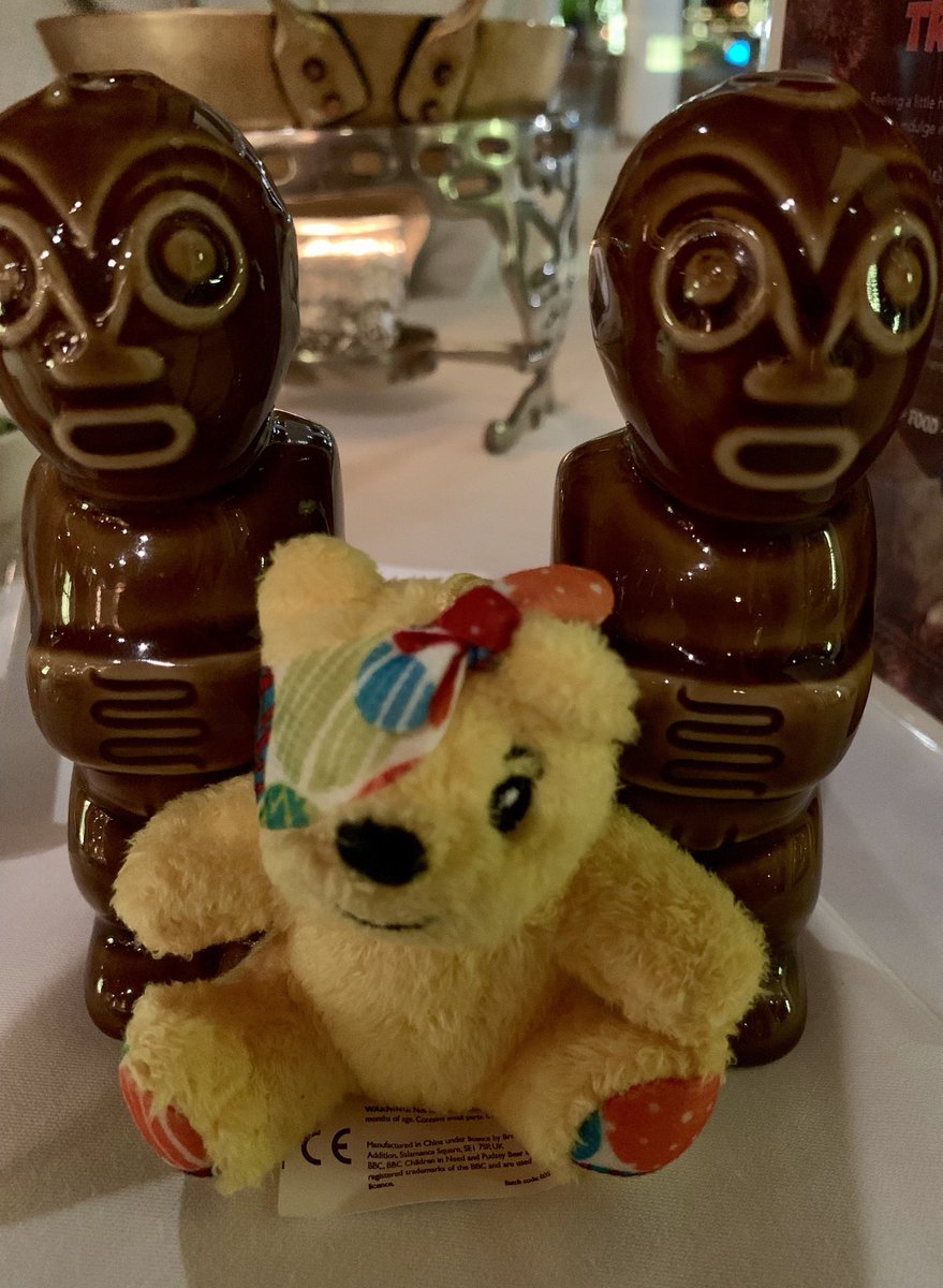 #eirasadventures #bangkokbear #pudsey #timeforwater Pudsey met new friends (salt and pepper pots!!)