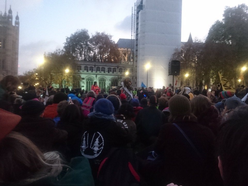 ExtinctionR's tweet photo. We are planting trees in the middle of #ParliamentSquare. It's time to work with and like and not against nature.
#ExtinctionRebellion
#RebellionDay
#RebelForLife https://t.co/UfNP2B1MmU