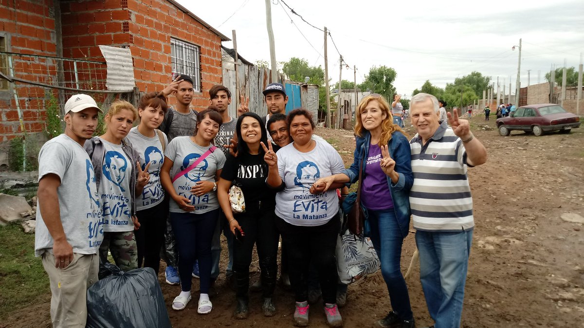MovPopularEvita's tweet photo. #JornadaSolidaria #PorLosInundados #DiaDeLaMilitancia 

#MovimientoEvita
#LaMatanza https://t.co/HdRdRuEGcs