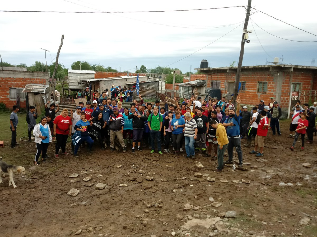 MovPopularEvita's tweet photo. #JornadaSolidaria #PorLosInundados #DiaDeLaMilitancia 

#MovimientoEvita
#LaMatanza https://t.co/HdRdRuEGcs
