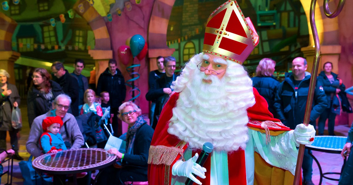 toverland's tweet photo. Zie ginds komt de stoomboot! Op 24 &amp; 25 november en 1 &amp; 2 december brengen de Sint én zijn Toverpieten een bezoek aan #Toverland. Kom jij ook langs? #Sinterklaas https://t.co/I5J0uNhOXd