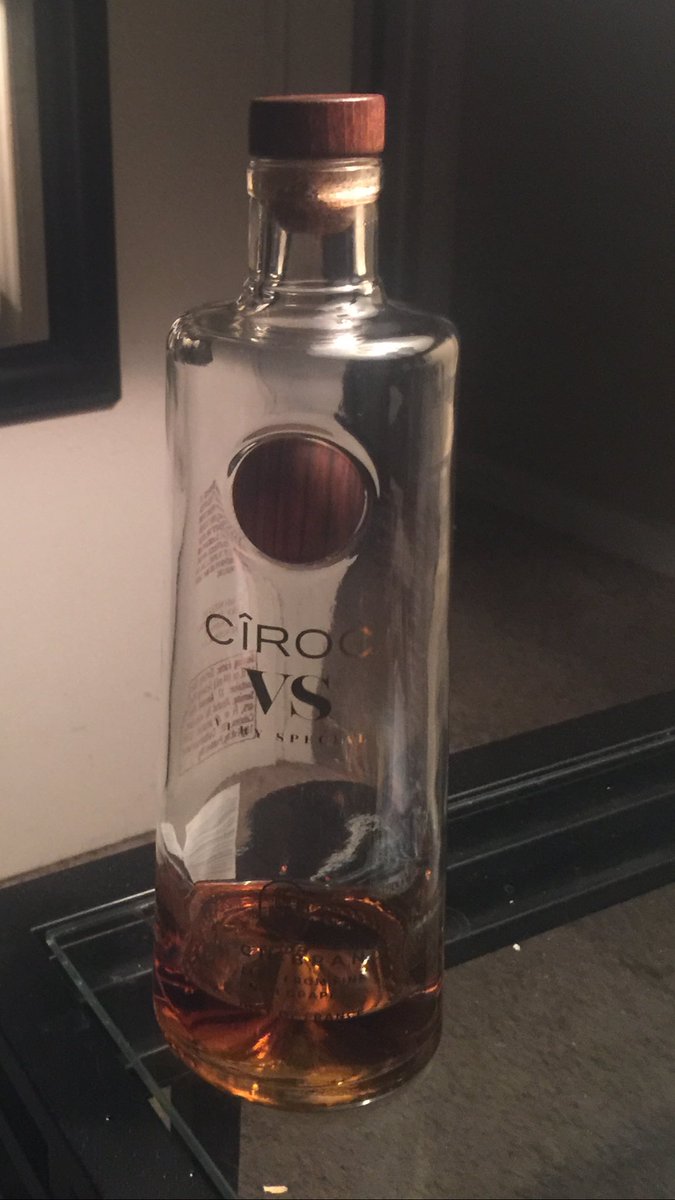 itspeak4itself's tweet photo. Woke up like #whatanight 😅 https://t.co/eF7K7eAM5P