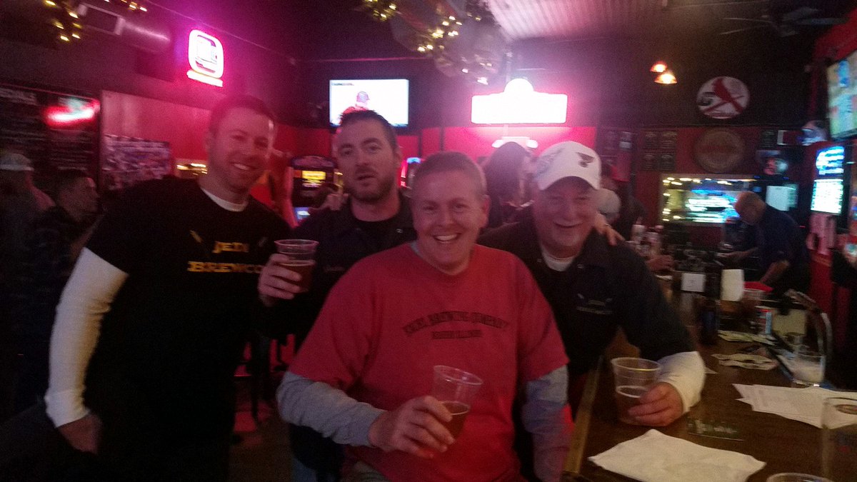 JEDIBrewCo's tweet photo. Thanks &amp; HUGE shout out to all those that stopped by @natebedard's Gridiron Grill last night to support our Tap Release Party for our Gold Fusion Ale! Thanks to @natebedard for the opportunity &amp; hospitality! #SupportLocalSmallBiz #Cheers! https://t.co/CrTbi5ioUU
