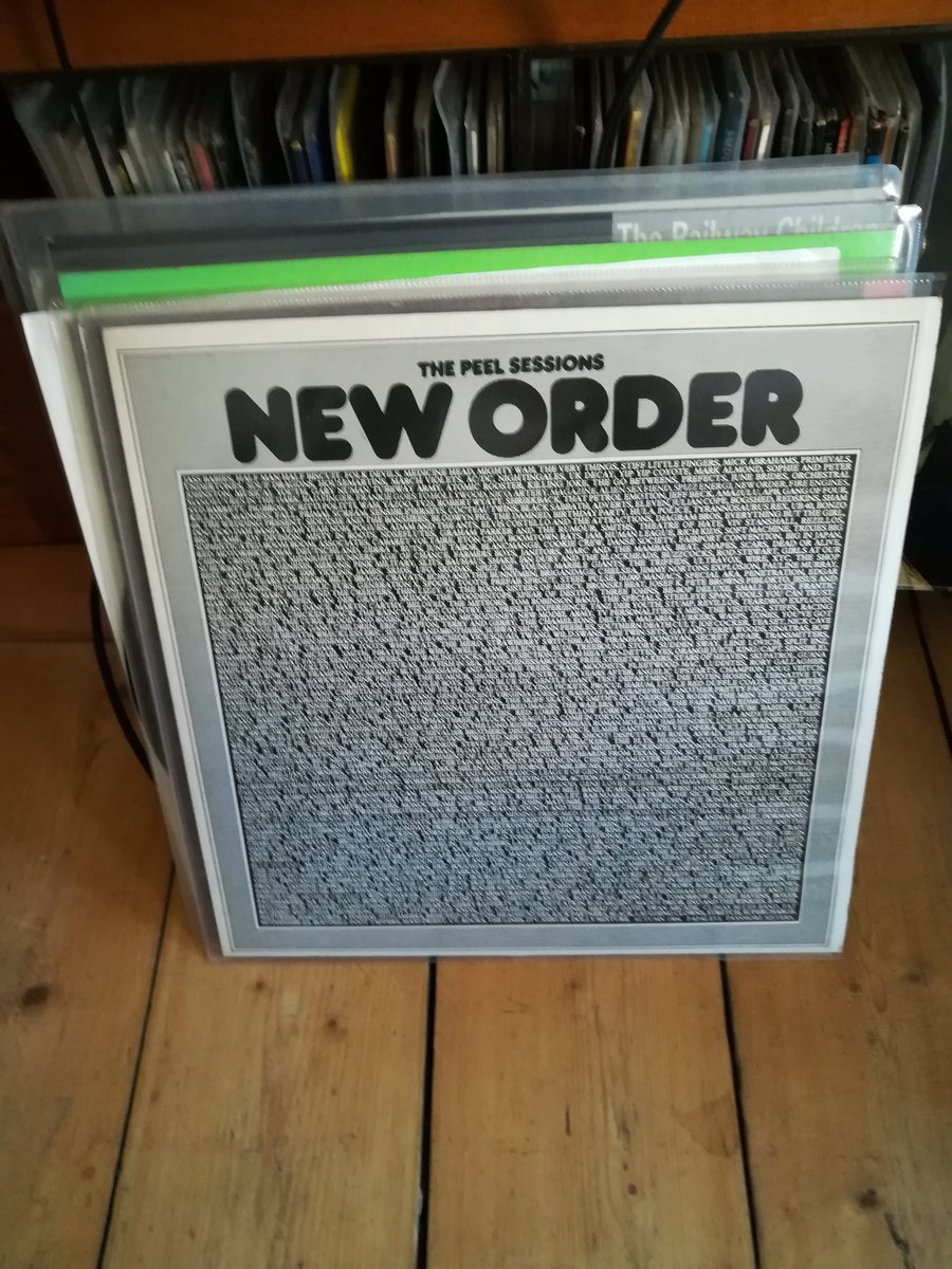 KK_aus_K's tweet photo. Jetzt. Die Rückkehr meines DUAL Plattenspielers aus den #Achtzigern #Eighties #80er #Vinyl @neworder https://t.co/UMnc6zkG4x