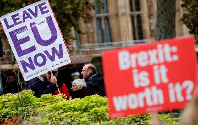 UK leader fights back against critics, defends Brexit deal bit.ly/2DvG9Ev https://t.co/v2fzNvCVGL