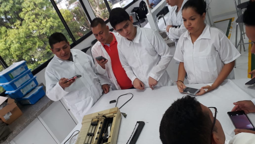 johnfmontes's tweet photo. Práctica 3 - #EnsamblePC2018 - Tema: #Impresoras aspectos técnicos y ensamblado - #VidaUniversitaria @unadibague @Alex_AparicioR @UniversidadUNAD @RedEUNAD_ @AMendezGonza @TecnoTelecoUnad #SomosUNAD https://t.co/VLakv0ErbG