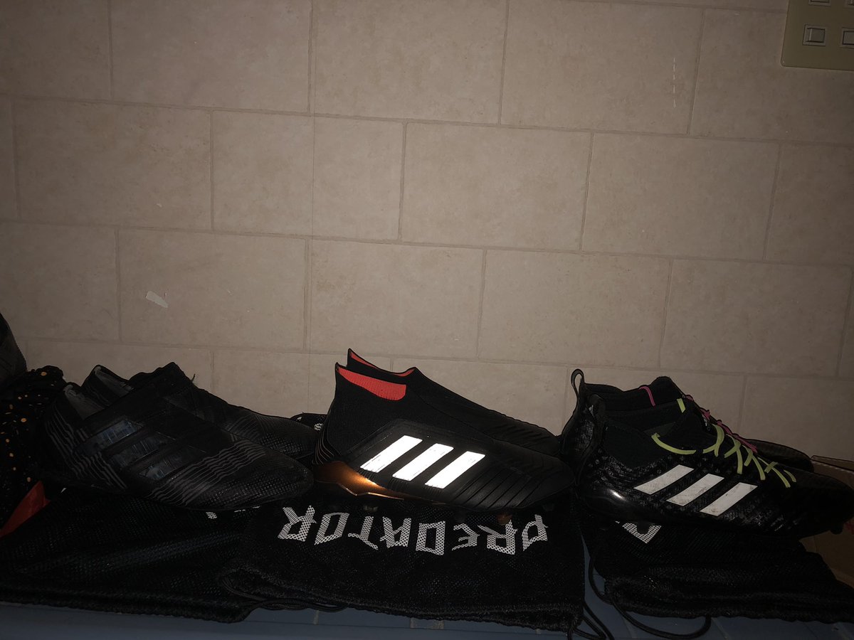 kkk90568993's tweet photo. #サッカースパイク
#adidas
#PREDATOR18
#ACE
#NEMESIS
#スパイク好き
#NIKE浮気検討中
#サッカー好きと繋がりたい https://t.co/TagDO6Osua