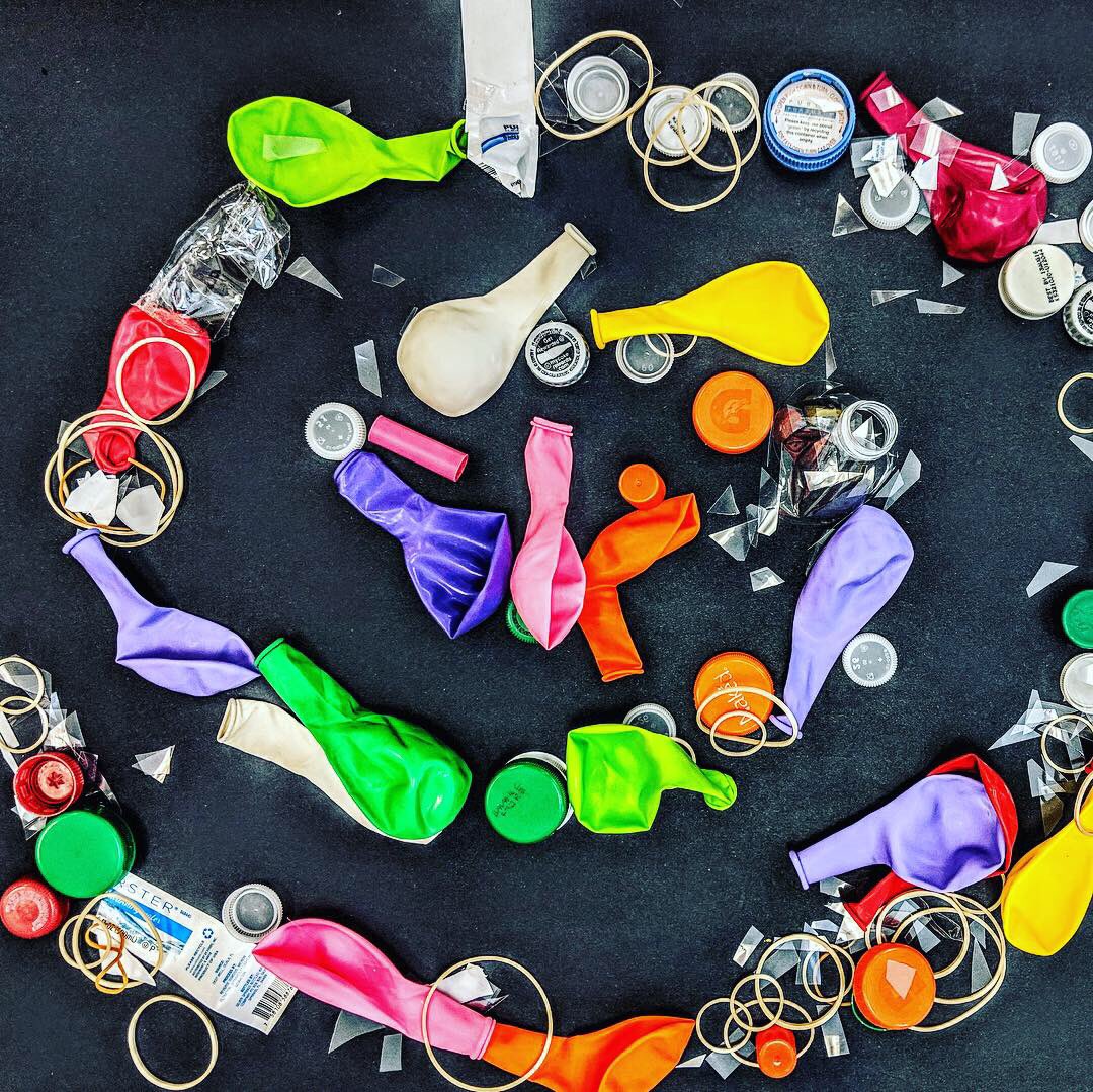 MsRosie_library's tweet image. #Studentcreated Mandy Barker inspired art to inspired action against plastic pollution by third graders. 
#Makeitbetter #psemakes #pseart #psestories @mandybarkerphotography #plasticpollution #advocacy #globalstewardship @psesteamcoach