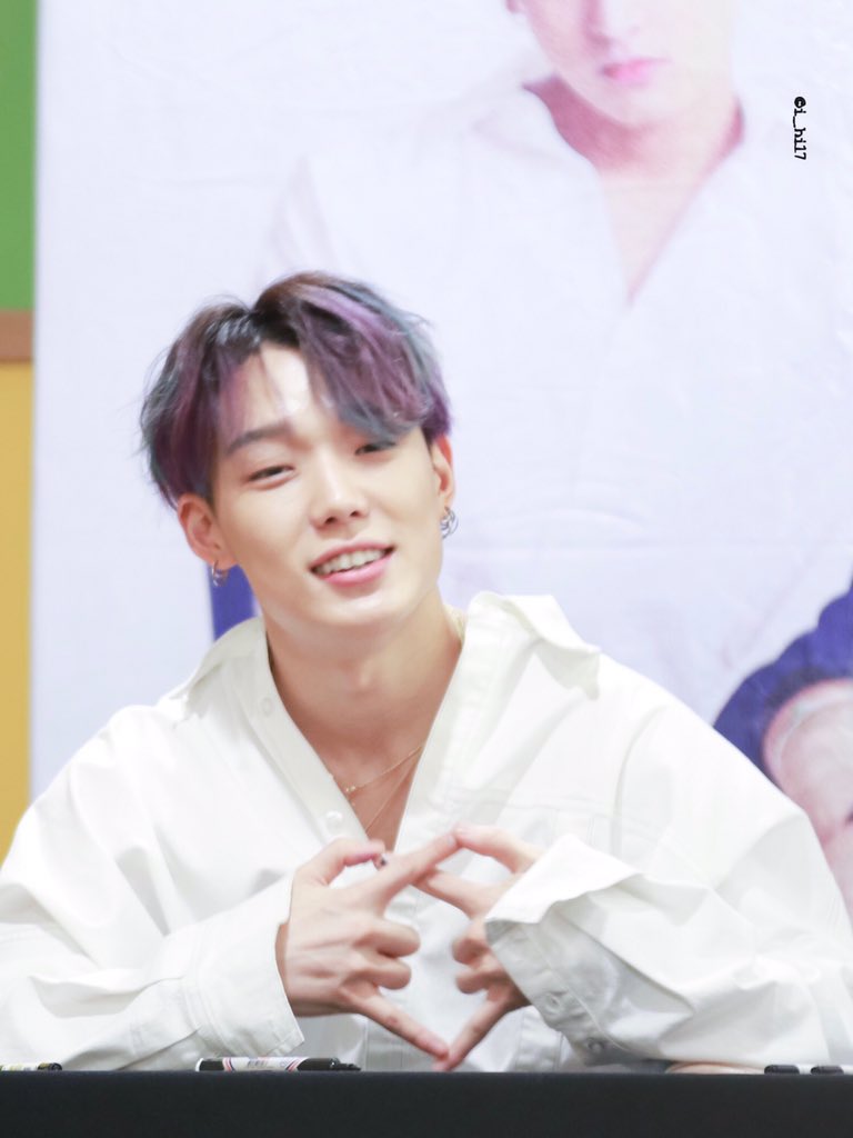 i_hi17's tweet photo. 20181117 자카르타팬싸
#iKON #bobby #jiwon #아이콘 #김지원 #바비 #バビ https://t.co/R5ZvXmZNC4