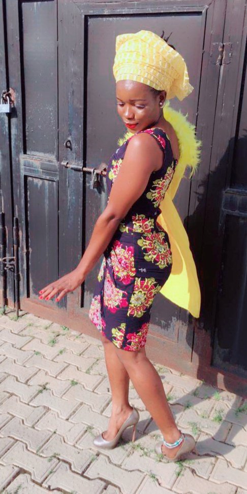 moh_dara's tweet image. Pictures ain't doing enough justice to this owanbe slaying dress.😍😍😍😍 @funbyaramide #fashionunlimited #funoutfits #styleterritory #funaffair #fashiondesigner #abujatailor #readytowear #lifeofastylist❤️ #lifewechoose #tailorgang✂️ #nigeriantailor #Fashionteacher #F.UN #Africa.