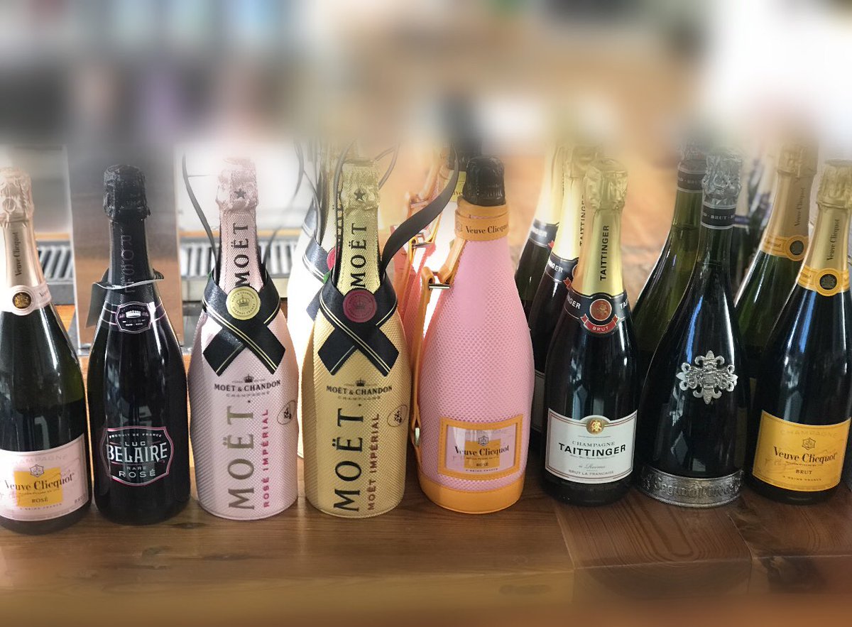 Family time always needs proper preparation and consideration.... #champagneallday #dontleavehomewithoutit available <a href="/SamsBottleShop/">Sam's Bottle Shop</a> too!!
