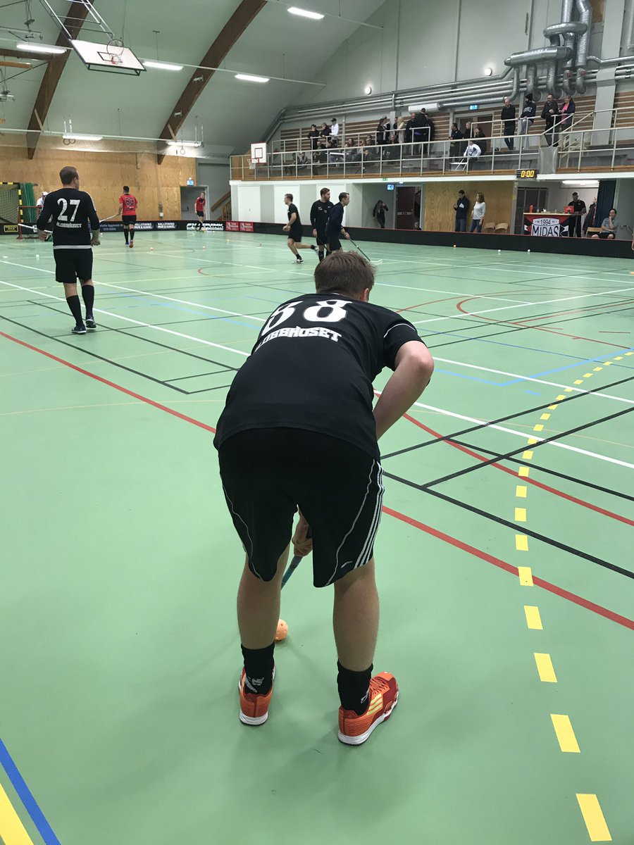 SagaTaget's tweet photo. Gameday! Saga har tuffat till Hallstavik för ett bortamöte med Midas. Matchen startar 15:20, så åker ni nu hinner ni hit till sista 5. Nu kör vi 🚂🚂 https://t.co/0QFwqeLHYU
