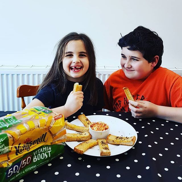 TheBeesleyBuzz's tweet photo. @britmums Here's a quick and simple #BoostYourLoaf hack that I make as a snack that we all love to enjoy...CROUTON FINGERS and dip. Simply brush a couple of slices of Kingsmill's 50/50 vitamin boost loaf with a little olive oil, sprinkle with dried herbs… https://t.co/XtUAbcvYs7 https://t.co/oVhWUYaBtR