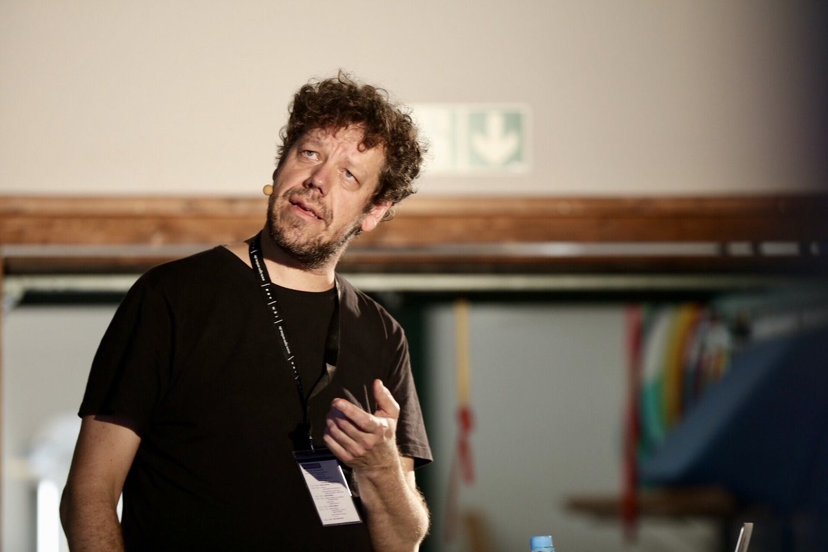 dynamicfontday's tweet photo. The Lowlands Project – (Hansje van Halem) Just van Rossum #dynamicfontday18 #dynamicfontday (photos by @typolis) https://t.co/2TvPi1lBhH https://t.co/oX5II5UUsz
