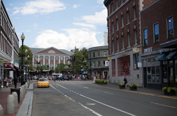 lesley_u's tweet photo. A cappella w/ @harmogeddon2006 &amp; @LU_ladiesfirst 🎶
Animation workshops at @lesleyartdesign ✏️🎨
@HarvardSquare Folk Music Festival 🎤🎵
A film screening with @Wally97 
&amp; more!
#5thingstodo ➡️ https://t.co/R1WL3ePz2N https://t.co/FB4yk6wlWH