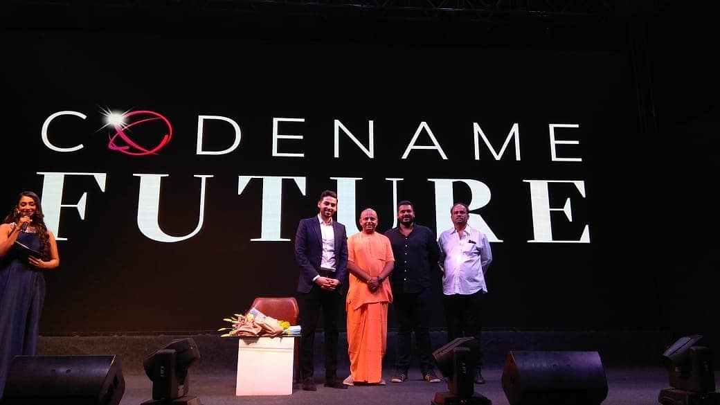 kanakia_spaces's tweet photo. Here's Mr. Ashish Kanakia, Director of Kanakia Group & the owner of Skyline Group, Mr. Chandan Sharma felicitating Shri Gaur Gopal Das and giving him a warm welcome.
#KanakiaGroup #KanakiaCodenameFuture #PowaiCalling #GaurGopalDas #AdvancedLiving
-
MahaRERA No: P51800018007 https://t.co/JZRRpV6YO7