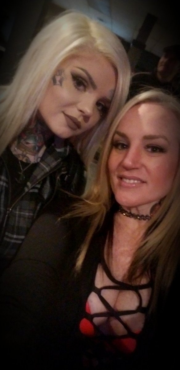 Jennifer24Scott's tweet photo. Last min said yes to bartending an for Rover Morning Glory
πΆπ€π§π€πΆ
And I ran into this cutie I haven't seen in probably 3 years
πππ
#cleveland #ohio #roversmorningglory #theodeon #jefferygothitbyacar #bartenerbabes #sinintheskin #chickswithtattoos #ladieswithink #tipsytips https://t.co/uWk2DW23Gn
