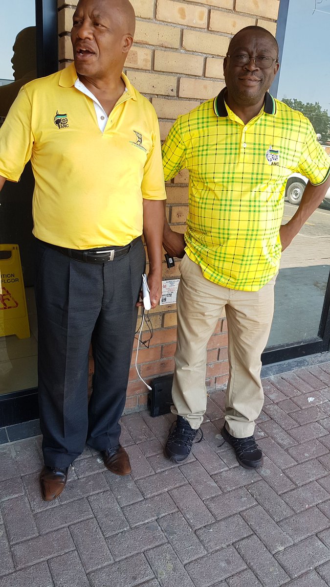 JacksonMthembu_'s tweet photo. Our last stop was at the #MkhuhluPlaza/Mall where we conducted an ANC #Shoptoshop #ThumaMina campaign . The movement remains the only vehicle of changing the lives of our people for the better. #NECMpumalanga visit . Woza 2019 elections #Mkhuhlu will deliver an ANC victory . https://t.co/lwY38G7NoM