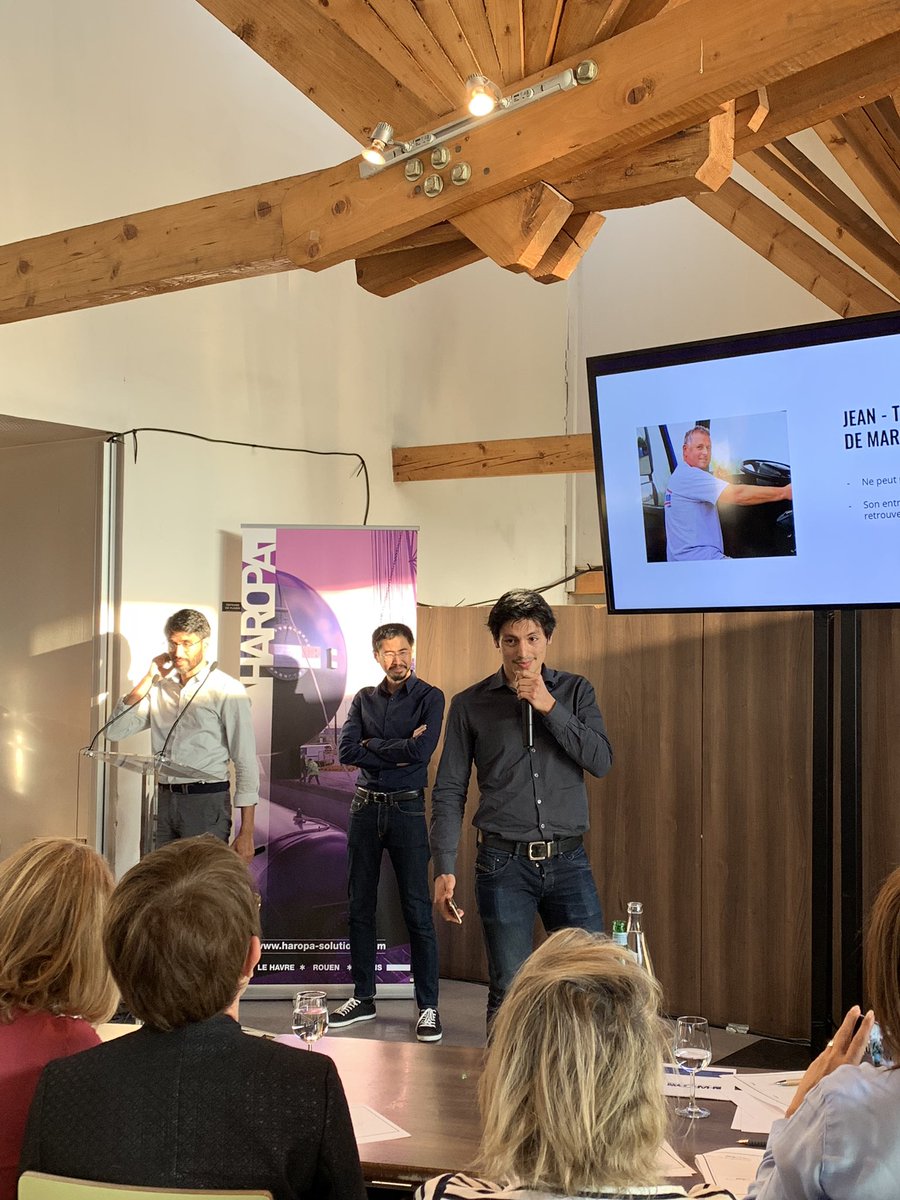 smartharopa's tweet photo. Nous démarrons avec « Smart Sécu » #SmartSécurité Un produit connecté et intelligent proposant une aide à la décision pour contrôler les stationnements autorisés. #SPH2018 #SPC2018 https://t.co/DmIVfjF8EC