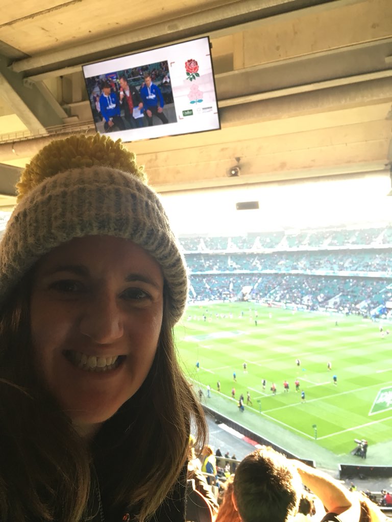 vbailey80's tweet photo. Best way to spend a Saturday... big thanks to @iProSport and @armyrugbyunion for the tickets and of course the prematch curry! 🍛🍺#whodrinkswins #iProSport #iPro #Twickenham https://t.co/RwjlriFo4g
