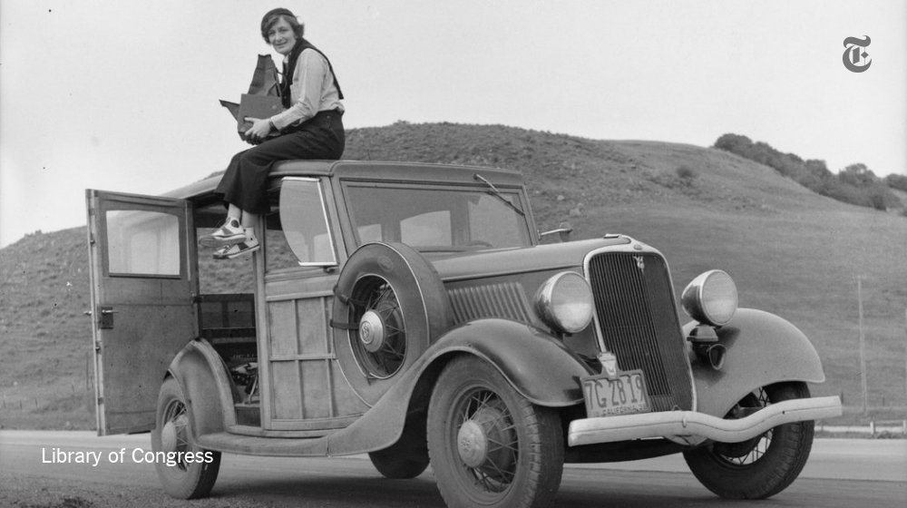 nytimesphoto's tweet image. Applications are now open for the free 2019 New York Portfolio Review, which brings together 160 talented photographers with 75 top photo editors, publishers, curators, gallery owners and video producers nyti.ms/2DJaLmQ