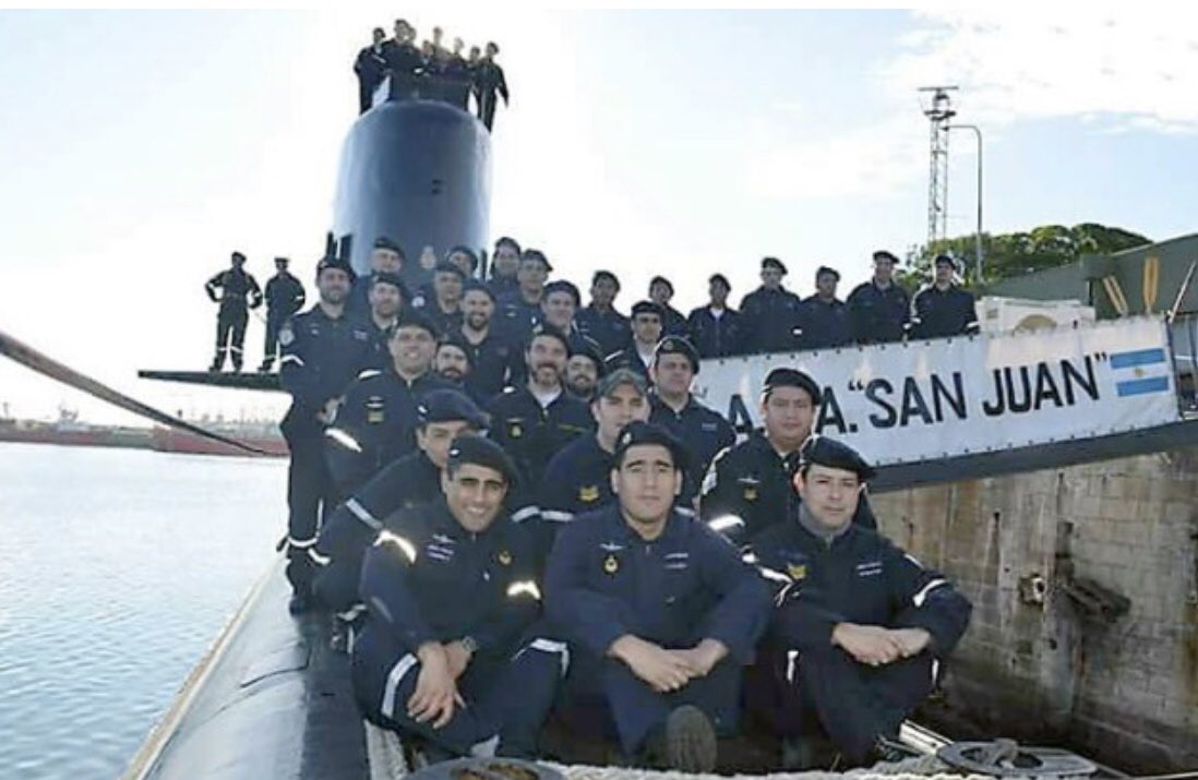 Al haberse ubicado al ARA San Juan deseo que sus Héroes Descansen en Paz y que hayan sufrido lo menos posible y que a sus familiares se les mitigue un poco su angustia y dolor después de este triste y doloroso año. Una gran pérdida irreparable!