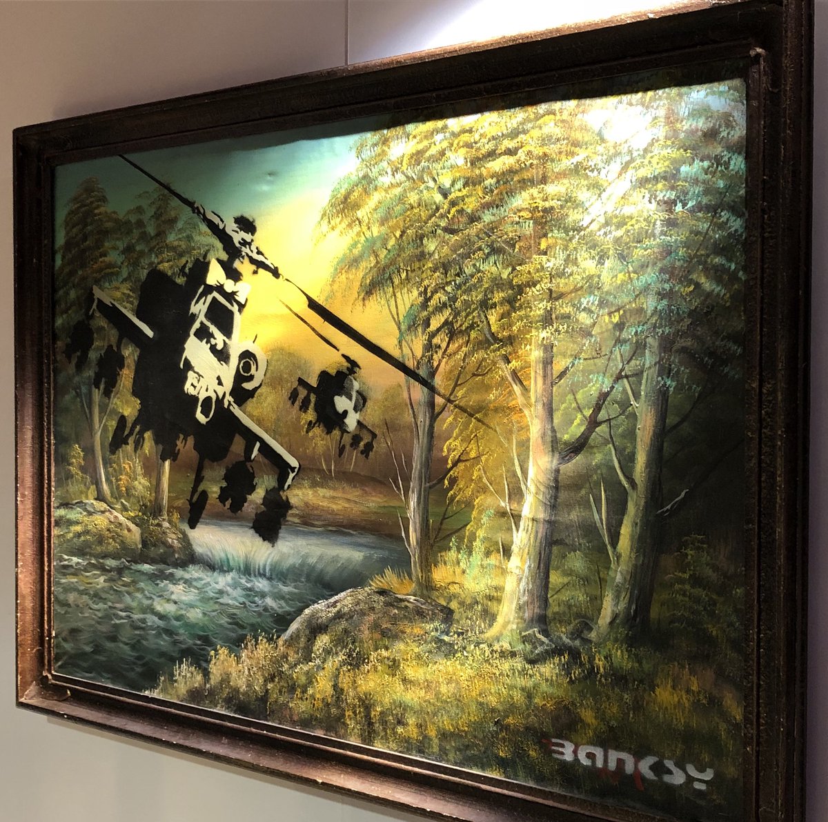 CarolineGreer's tweet photo. #Banksy collection #StrokarInside #Brussels https://t.co/bqNYOiKCZy