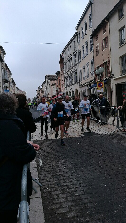 FDucrozet's tweet photo. @BertrandClaris1 Comment bien terminer la semaine du sociétariat ?#initiativesCL Fleurie /Beaujeu/St Etienne des O/Villefranche-sur-Saône ! 🏃‍♀️🏃‍♂️marathon du Beaujolais https://t.co/bs8pPCeDFl