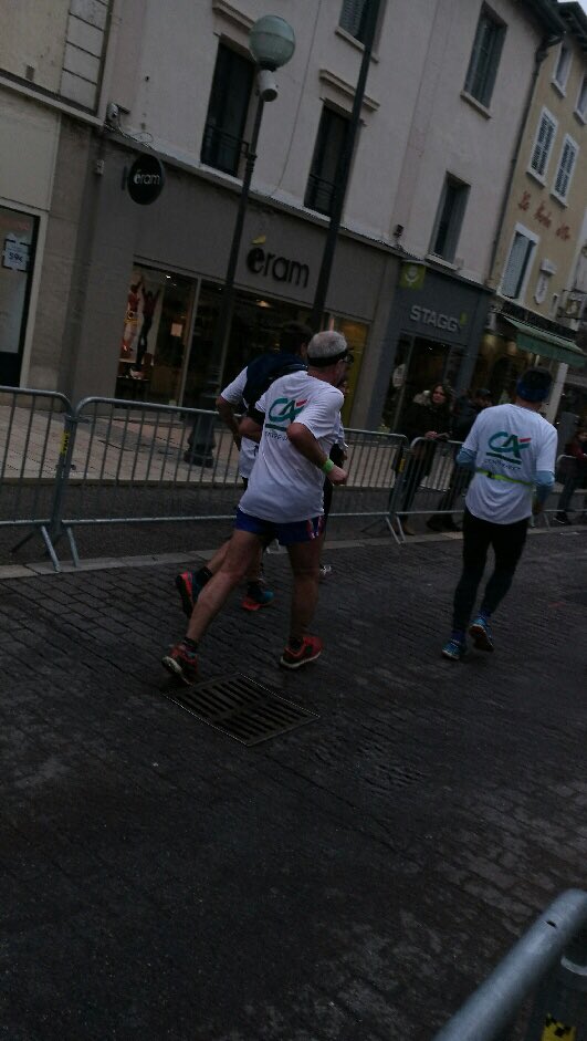 FDucrozet's tweet photo. @BertrandClaris1 Comment bien terminer la semaine du sociétariat ?#initiativesCL Fleurie /Beaujeu/St Etienne des O/Villefranche-sur-Saône ! 🏃‍♀️🏃‍♂️marathon du Beaujolais https://t.co/bs8pPCeDFl