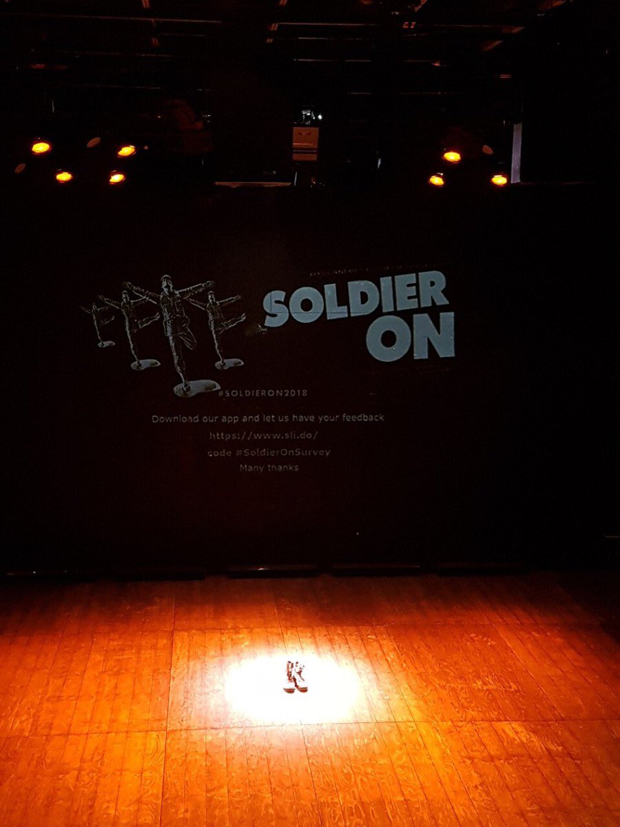 jennwanimages's tweet photo. Had an amazing night @SOLDIERONSTAGE last night, cast was fabulous! Thank you @JonnyGuyLewis & @amandafaber4 for the great night as well! Now for a long flight home with @themarkgriffin new book!! #london #theatre #thriller #solideron #toronto #thomascraig #theotherplace https://t.co/pcorru6kC6