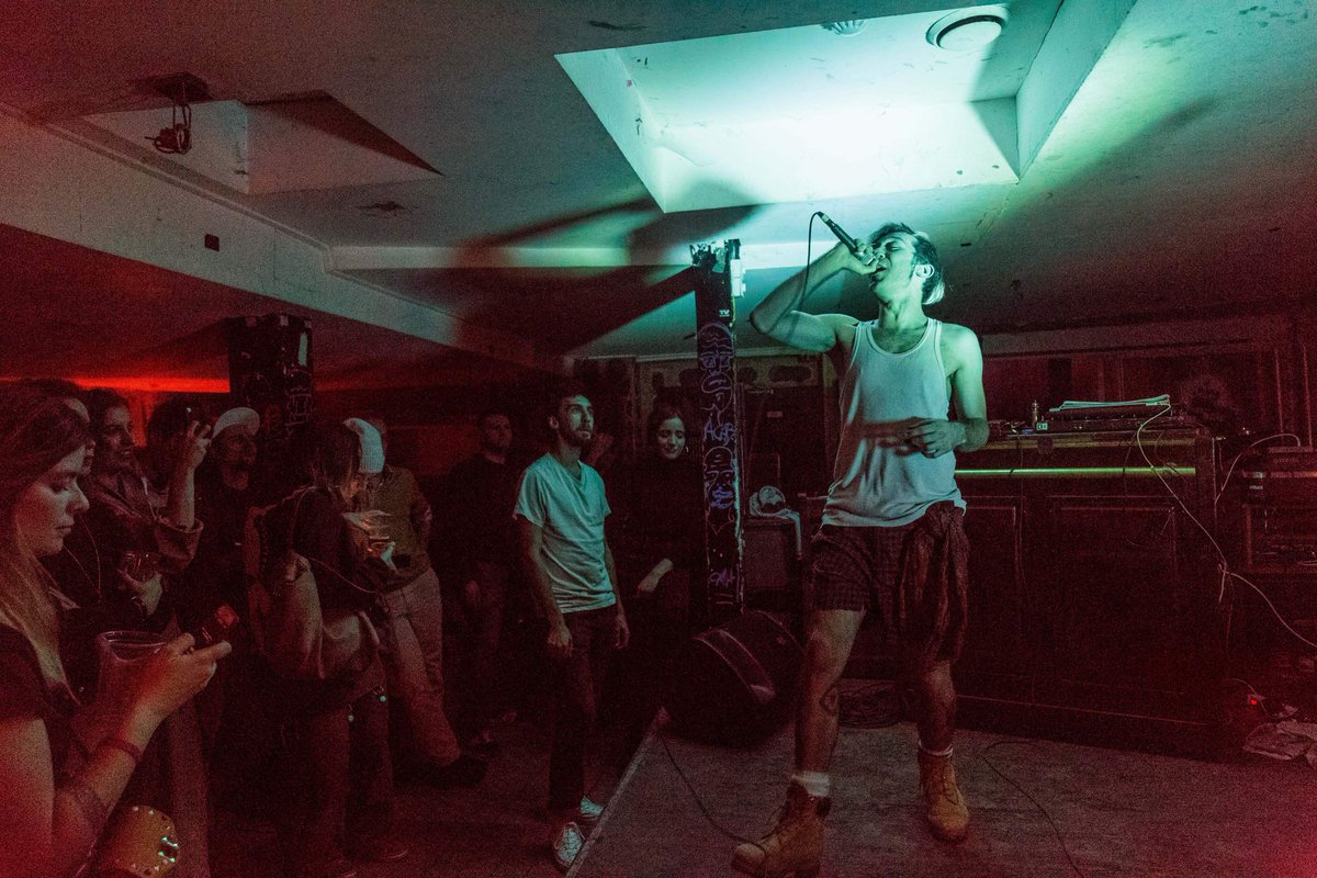 leolenvers's tweet photo. Hélène Vénère à la Rue Crédit #2 by @fauchage
📸 @piaribstein
6 Groupes Trap Goth HxC au Gambetta Club
Dalla$, @HoodedLeaders, Chevalien, Pakun Jaran, Mor
#ruecredit #trap #hardcore #hoodedleaders #chevalien #lnvr #helenevenere #pakunjaran #mor #fauchagecollectif #trapmetal https://t.co/APpWGCmrSQ