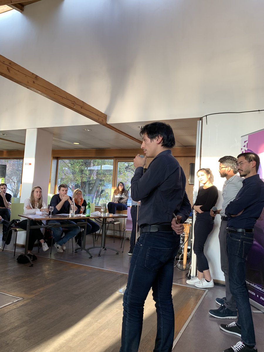 smartharopa's tweet photo. On passe aux questions du jury sur le projet « Smart Sécu » #SPH2018 #SPC2018 https://t.co/DVjXIV54pf