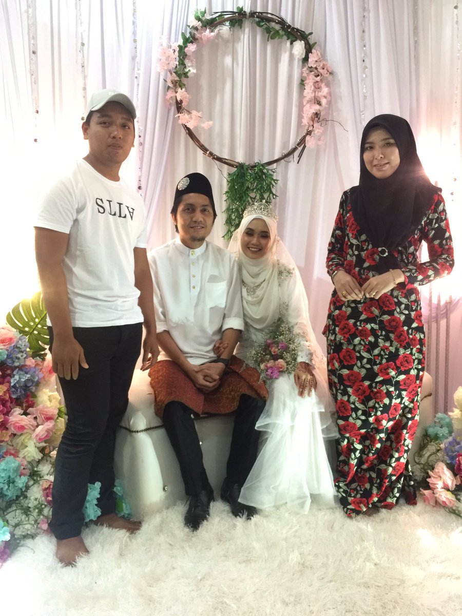 asyrafmutallib's tweet photo. Tahniah myBestFriends @nrhdyj_ . Smoga B'bahagia Hingga Ke Jannah Sy&amp;Istri M'doakn Kebahgiaan &amp;DiPermudahkn Segala Urusan. #WelcomeToTheClub https://t.co/bPzIT9ZnpA