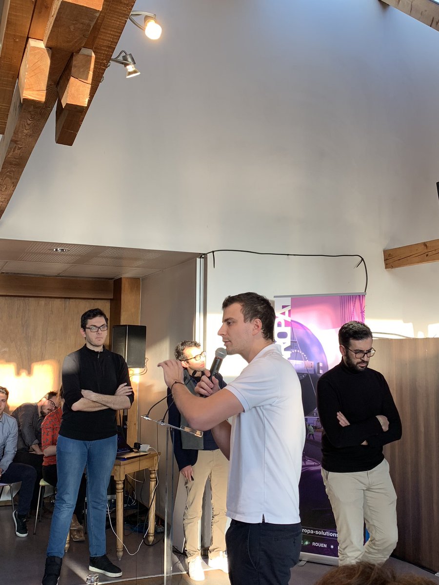 smartharopa's tweet photo. C’est au tour de « My City job » #SmartEmploi Comment réduire le taux de chômage à Gennevilliers ? En mettant en relation les compétences des candidats potentiels avec les besoins des employeurs grâce à l’#IA. #SPH2018 #SPC2018 https://t.co/Zj0IwAp8ye
