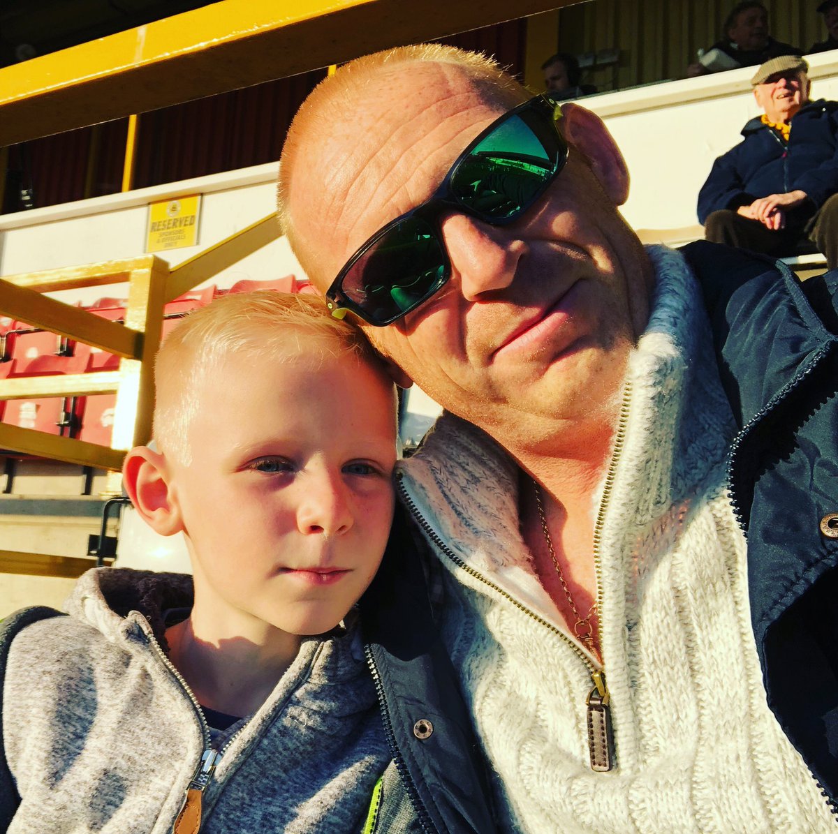ChrisGaley80's tweet photo. Ready for the game, come on Boston United
.
.
.
.
#bostonunited #bufc #jakemansstadium #football #needawin #bostonunitedfc #saturdaysoccer https://t.co/sqJOWXLiwR