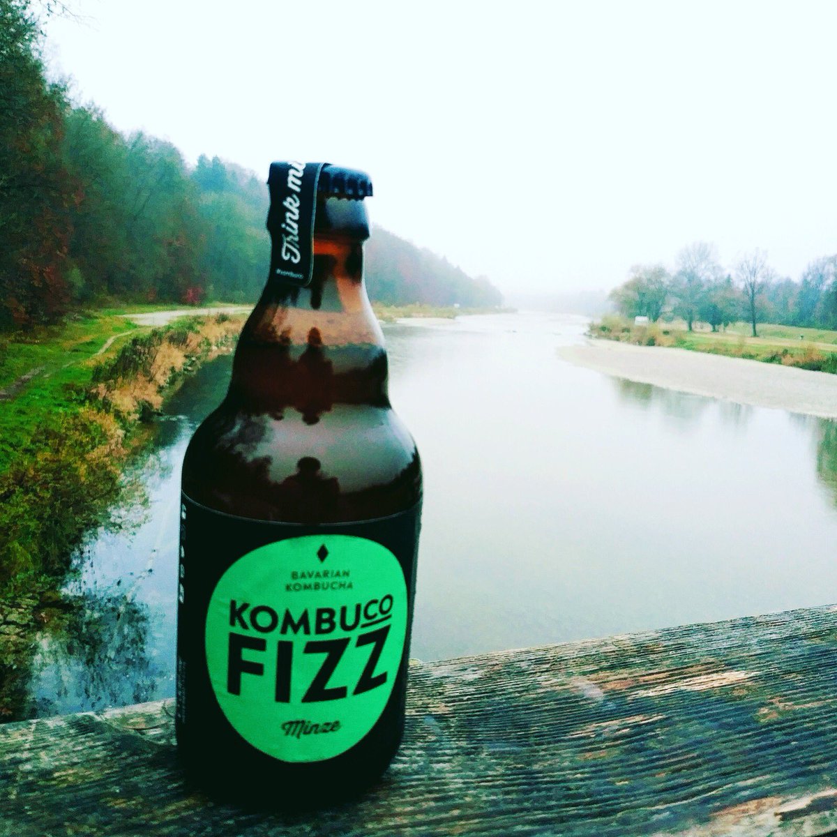 Jetzt wird es kalt.... <a href="/kombucofizz/">Kombuco Fizz</a> Kombucha hilft durch die darin enthaltenen probiotischen Kulturen euer Immunsystem auf Hochtouren zu bringen. So hat die Erkältung keine Chance! #probiotisch #mikroflora #roh #feedyourmicrobiome #healthygut #fermentiert #kombuco #kombucofizz