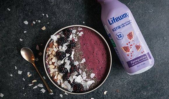 lifeway_kefir's tweet image. Enhance your natural glow with our pomegranate berry smoothie, a rejuvenating blend to stimulate collagen production for #NationalSkinMonth bit.ly/2QJ0HwJ #SmoothieSaturday