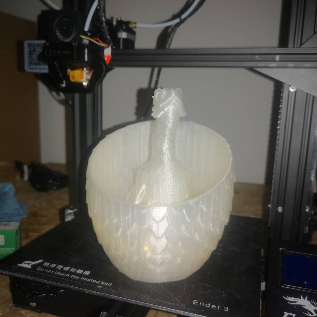randolf_l's tweet photo. Drogon Egg from Thingiverse. Illuminated with a LED light string. #3ddruck #3dprint #3dprinting #pla #anycubic #creality #ender3 #crealityender3 #gameofthrones #dragonegg #dragon #teamtargaryen #targaryen #lampe #lamp #nerds #nerd #nerdy #dekoration #deko #dekoliebe #dekoideen https://t.co/Gx0ABkAXpp