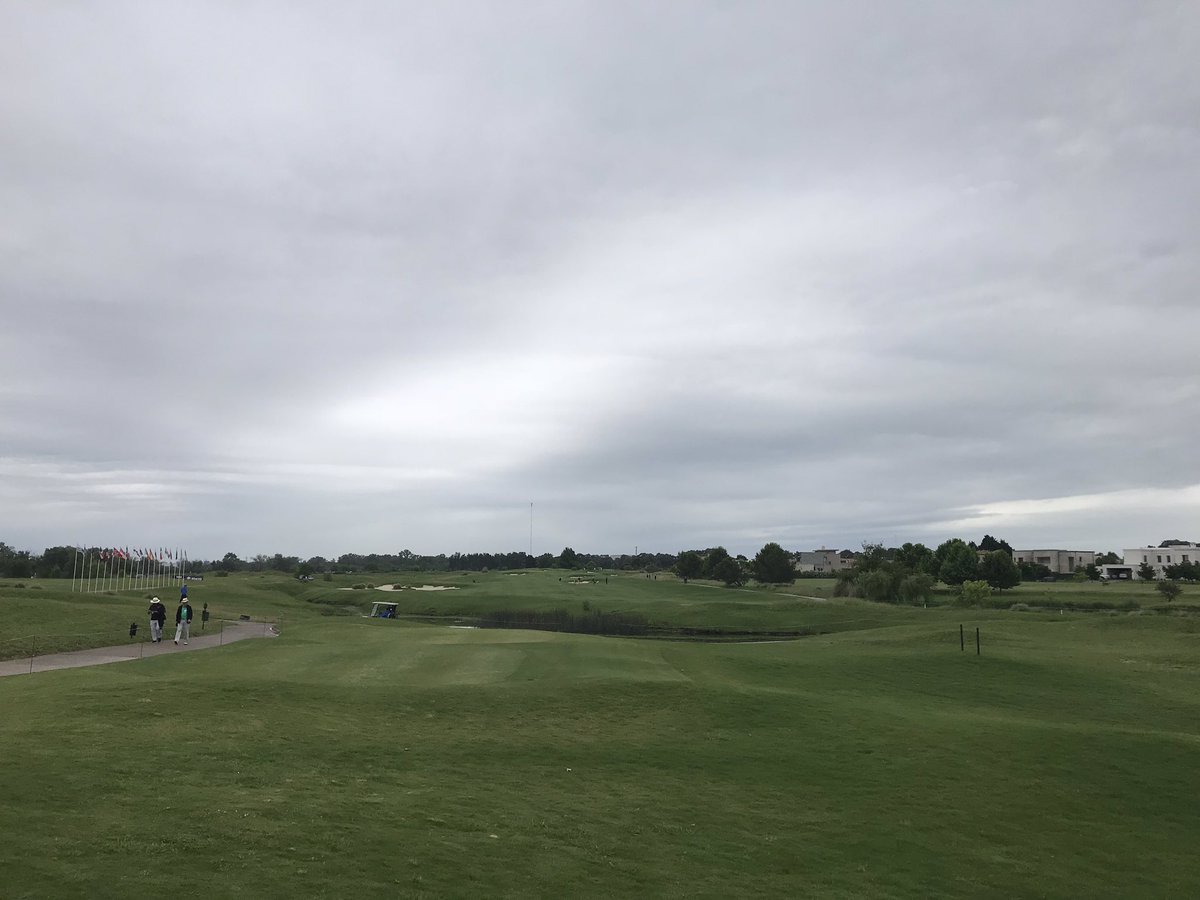 PGATAmericasESP's tweet photo. ¡De vuelta en el campo! Ronda 3 del #VISAOpenARGbyMacro se reanudó a las 12 pm.

Back on the course! #VISAopenARG Round 3 has resumed at Pilará.

#ZurichArgentinaSwing 🇦🇷 https://t.co/IqumSHp6Yp
