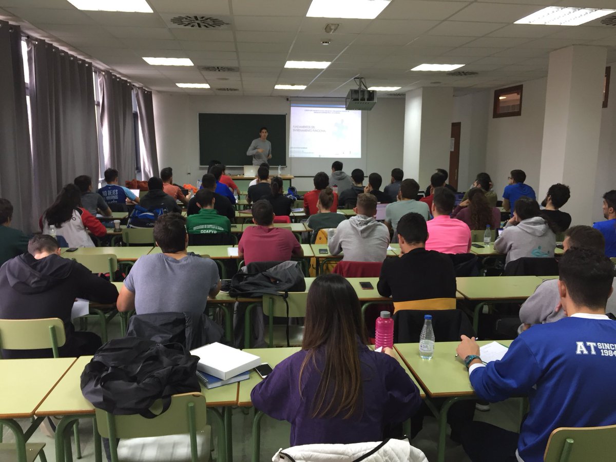 lesiones_inef's tweet photo. Continuamos con @Joselu91estevez antiguo alumno que repite una vez más!
Nos hablará de Fundamentos del Entrenamiento Funcional!
#PIRFLAFD https://t.co/Yl70fSDKuY