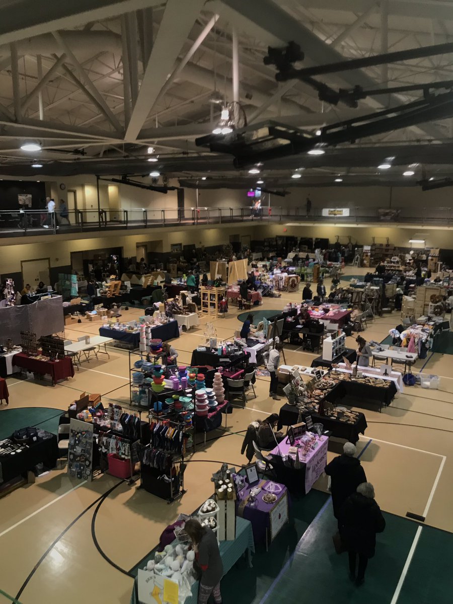 MVille_ParksRec's tweet photo. The Christmas Craft Fair has officially begun! Come down and enjoy the fun with us today at the MCC! Yoder’s will be set up outside, so grab a donut and head in to get some good Christmas shopping done! #ExperienceMPR #ChristmasCraftFair https://t.co/RMgJcA8nN0